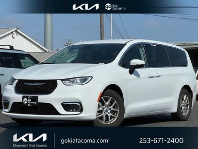 Used 2023 Chrysler Pacifica Touring-L