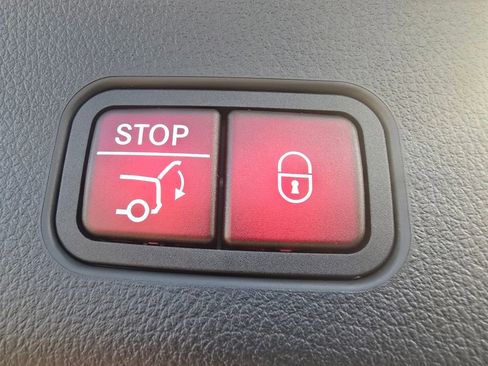 New 2026 Mercedes-Benz GLC 300 4MATIC image 19