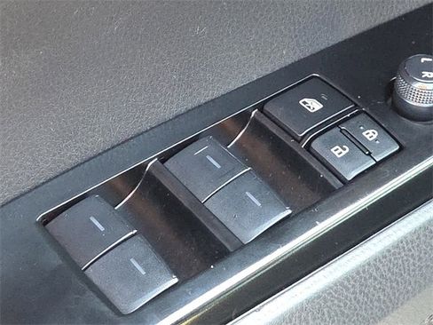 Used 2025 Toyota Camry LE image 19