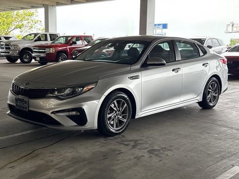 Used 2020 Kia Optima LX FWD image 3