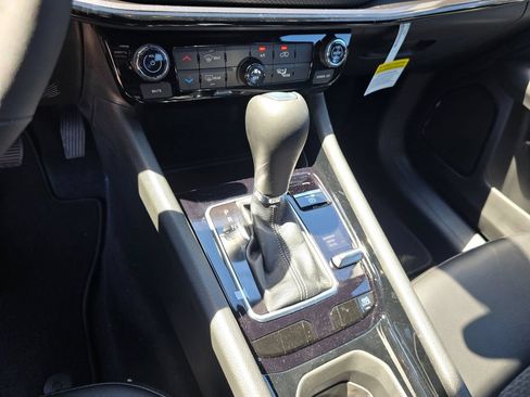 New 2026 Jeep Compass Latitude AWD/4WD image 24