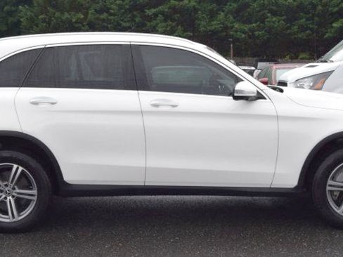 Used 2022 Mercedes-Benz GLC 300 image 9