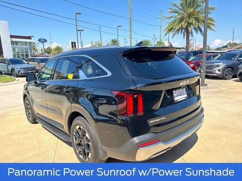 Used 2025 Kia Sorento S w/ Panoramic Sunroof Package FWD image 5