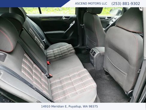 Used 2011 Volkswagen Golf 4-Door FWD image 12