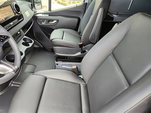 New 2025 Mercedes-Benz Sprinter 2500 image 8