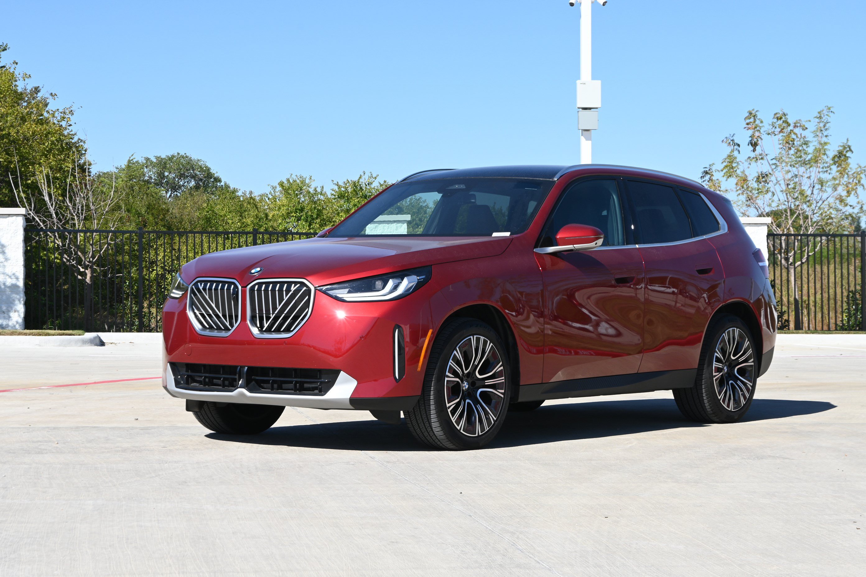 Certified 2025 BMW X3 xDrive30i AWD/4WD image 3