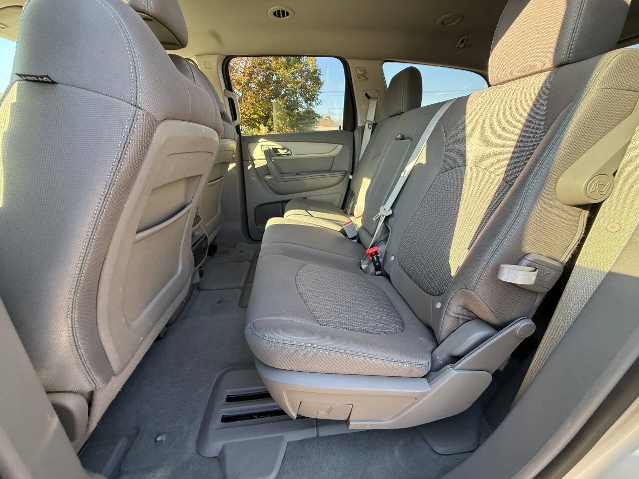 Used 2016 Chevrolet Traverse LT FWD image 11