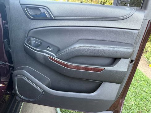 Used 2017 GMC Yukon XL SLT w/ Open Road Package image 30