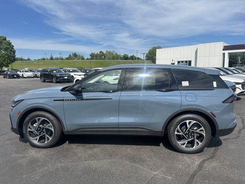 New 2026 Lincoln Nautilus Premier w/ Equipment Group 102A AWD/4WD image 5