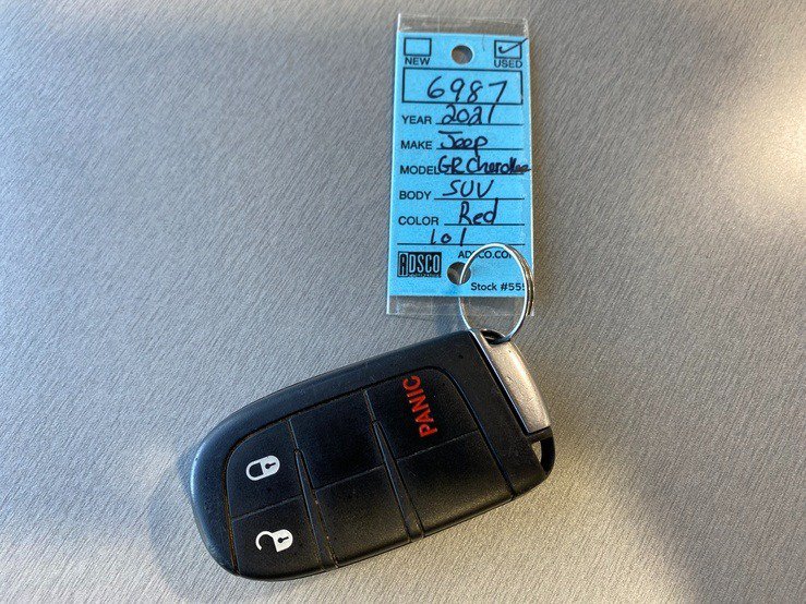 Used 2021 Jeep Grand Cherokee Laredo AWD/4WD image 7