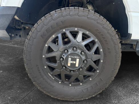 Used 2023 Ford F350 Lariat w/ Tow Technology Package AWD/4WD image 9