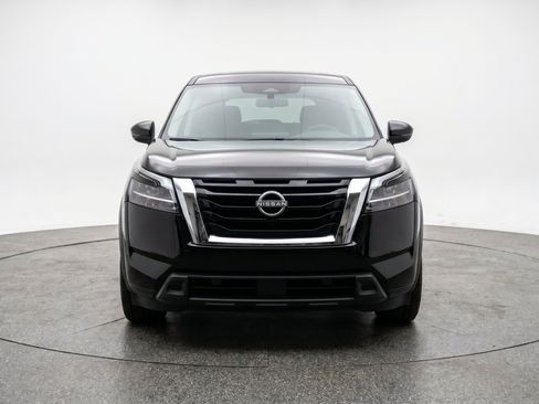 Used 2025 Nissan Pathfinder SV AWD/4WD image 2