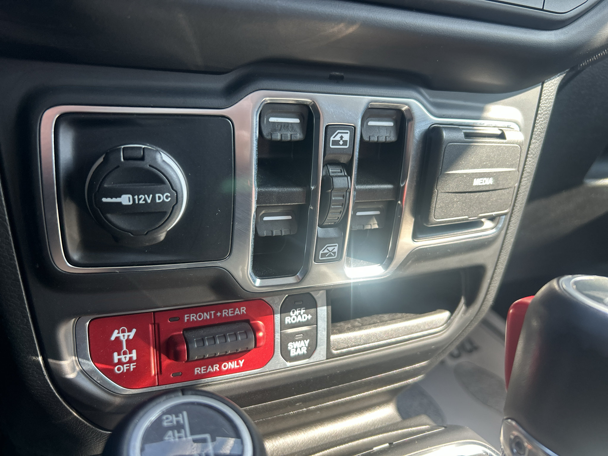 Used 2022 Jeep Gladiator Rubicon w/ LED Lighting Group AWD/4WD image 22