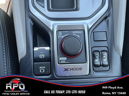 Used 2022 Subaru Forester Premium AWD/4WD image 30