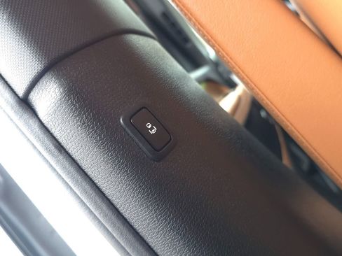 Used 2025 Volkswagen ID. Buzz Pro S image 63