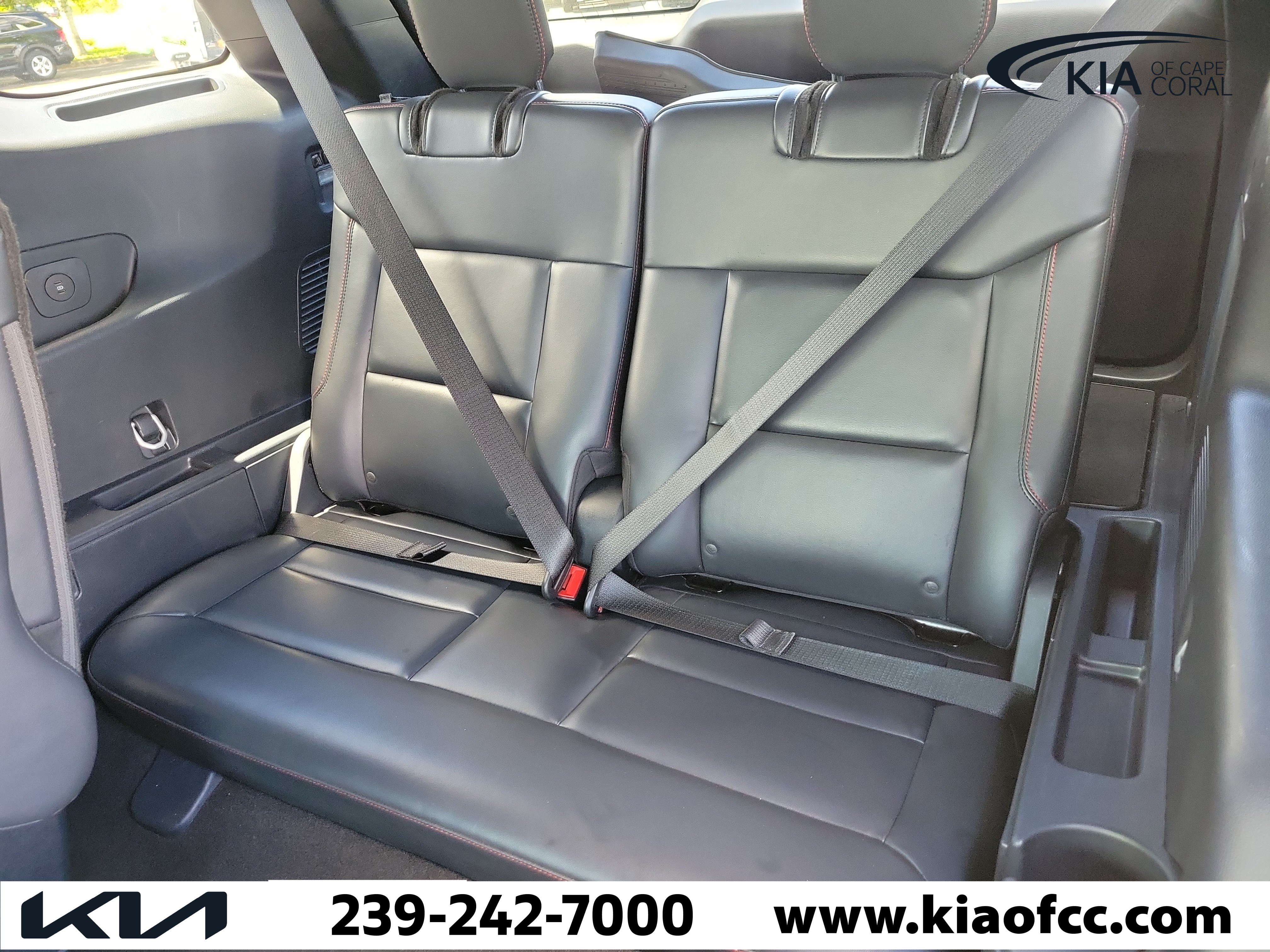 Used 2025 Ford Explorer ST AWD/4WD image 14