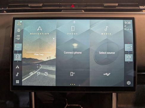 Used 2024 Land Rover Range Rover Long Wheelbase SE image 19