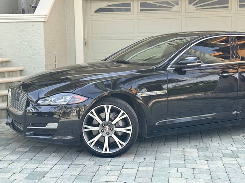 Used 2019 Jaguar XJ AWD image 2