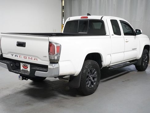 Certified 2022 Toyota Tacoma SR5 RWD image 8