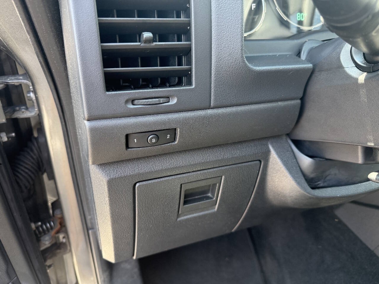 Used 2012 Jeep Liberty Sport AWD/4WD image 26