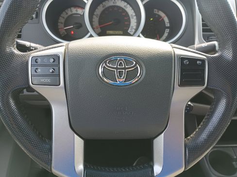 Used 2013 Toyota Tacoma 4x4 Double Cab w/ SR5 Pkg image 16