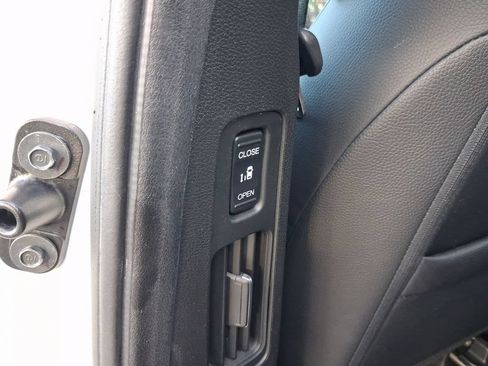 Used 2023 Honda Odyssey Sport image 12