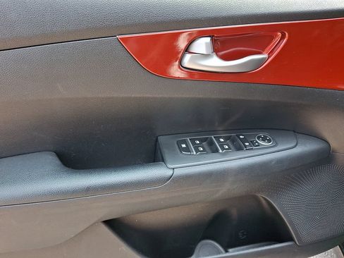 Used 2023 Kia Forte LXS FWD image 10