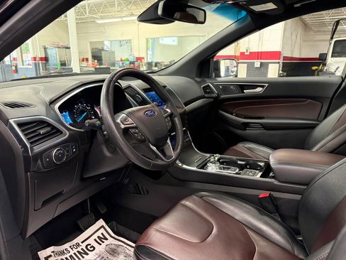 Used 2020 Ford Edge Titanium w/ Equipment Group 301A AWD/4WD image 20