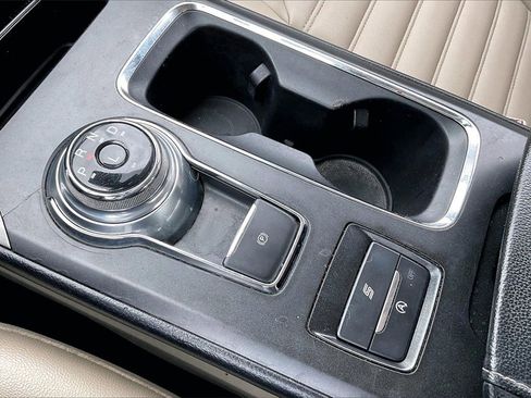 Used 2020 Ford Fusion SEL image 24