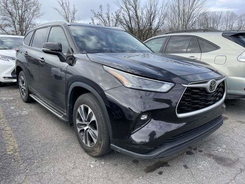 Used 2022 Toyota Highlander XLE image 5