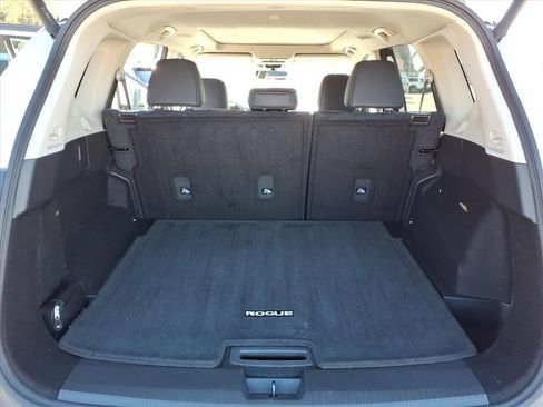 Used 2023 Nissan Rogue SV w/ SV Premium Package image 13