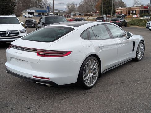 Used 2017 Porsche Panamera 4 image 3