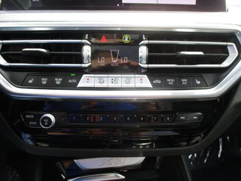 Used 2024 BMW X3 xDrive30i AWD/4WD image 24