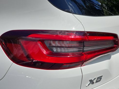 Used 2022 BMW X5 xDrive40i w/ M Sport Package AWD/4WD image 35