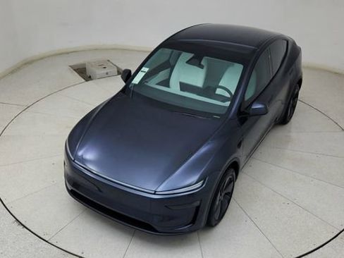 Used 2026 Tesla Model Y Long Range image 75
