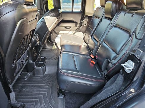 Used 2019 Jeep Wrangler Unlimited Rubicon AWD/4WD image 26