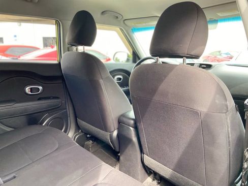 Used 2015 Kia Soul FWD image 24