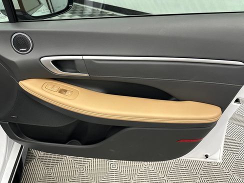 Used 2025 Hyundai Sonata Limited FWD image 16