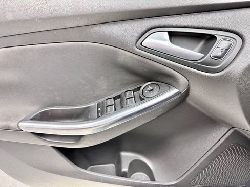 Used 2016 Ford Focus ST FWD image 15