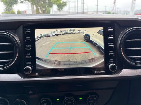 Used 2020 Toyota Tacoma TRD Sport w/ Technology Package AWD/4WD image 23