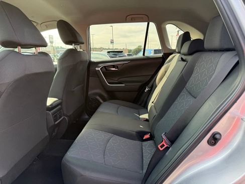 Used 2025 Toyota RAV4 XLE AWD/4WD image 19
