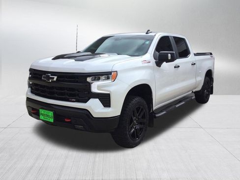 Used 2023 Chevrolet Silverado 1500 LT Trail Boss w/ Convenience Package II AWD/4WD image 2