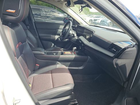 Used 2026 Nissan Kicks SR w/ SR Premium Package FWD image 11