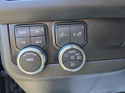 Used 2024 GMC Yukon SLT image 19