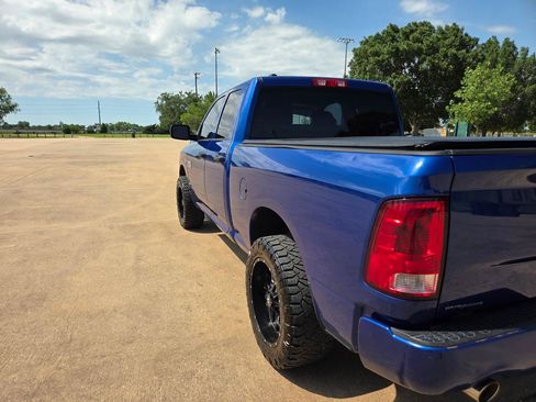 Used 2014 RAM 1500 Express AWD/4WD image 9