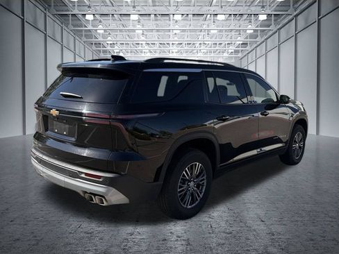 Used 2026 Chevrolet Traverse LT AWD/4WD image 6