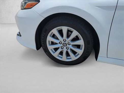 Used 2019 Toyota Camry LE image 22