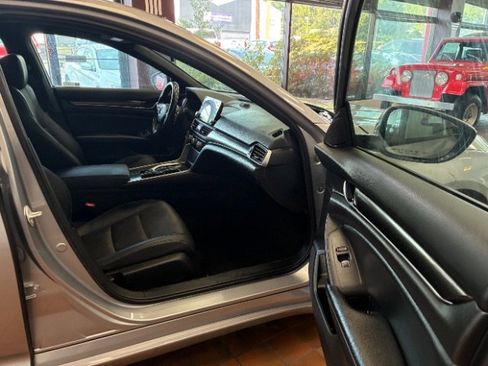 Used 2022 Honda Accord Sport image 24