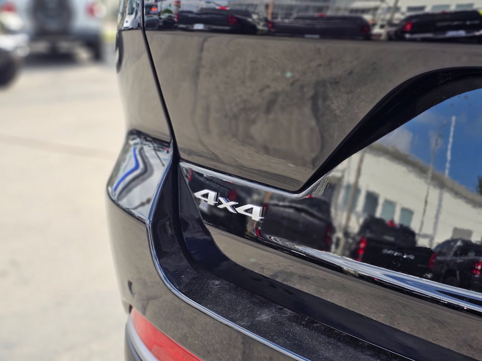 New 2027 Jeep Grand Cherokee Limited AWD/4WD image 10