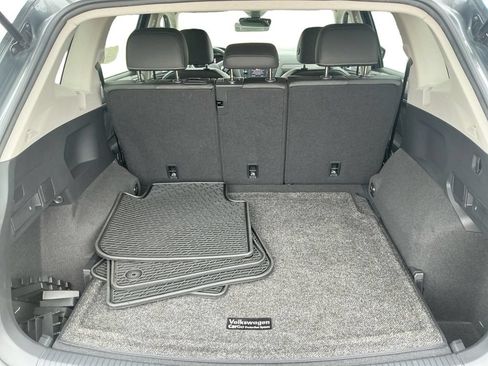 Used 2023 Volkswagen Tiguan SE AWD/4WD image 21
